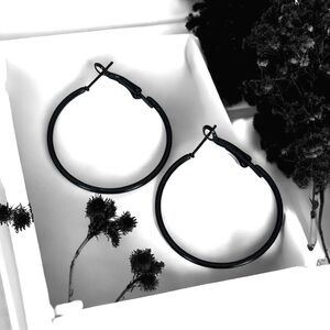 5 For $25💫Chic Big Black Wire Minimalist Hoops